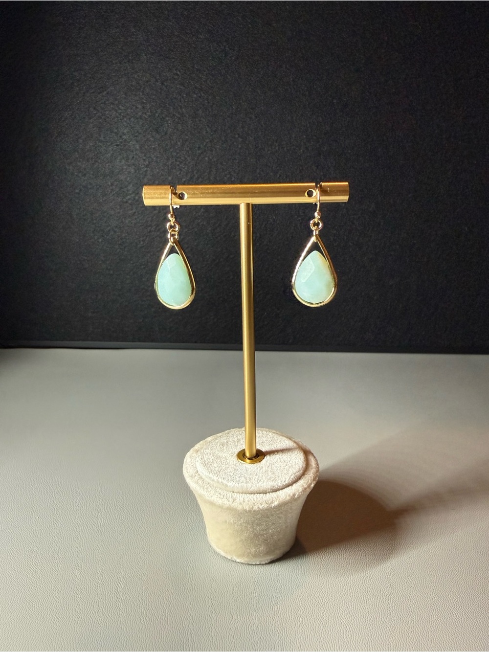 Gold Tone Aqua Teardrop Dangle Earrings 🗽🖤